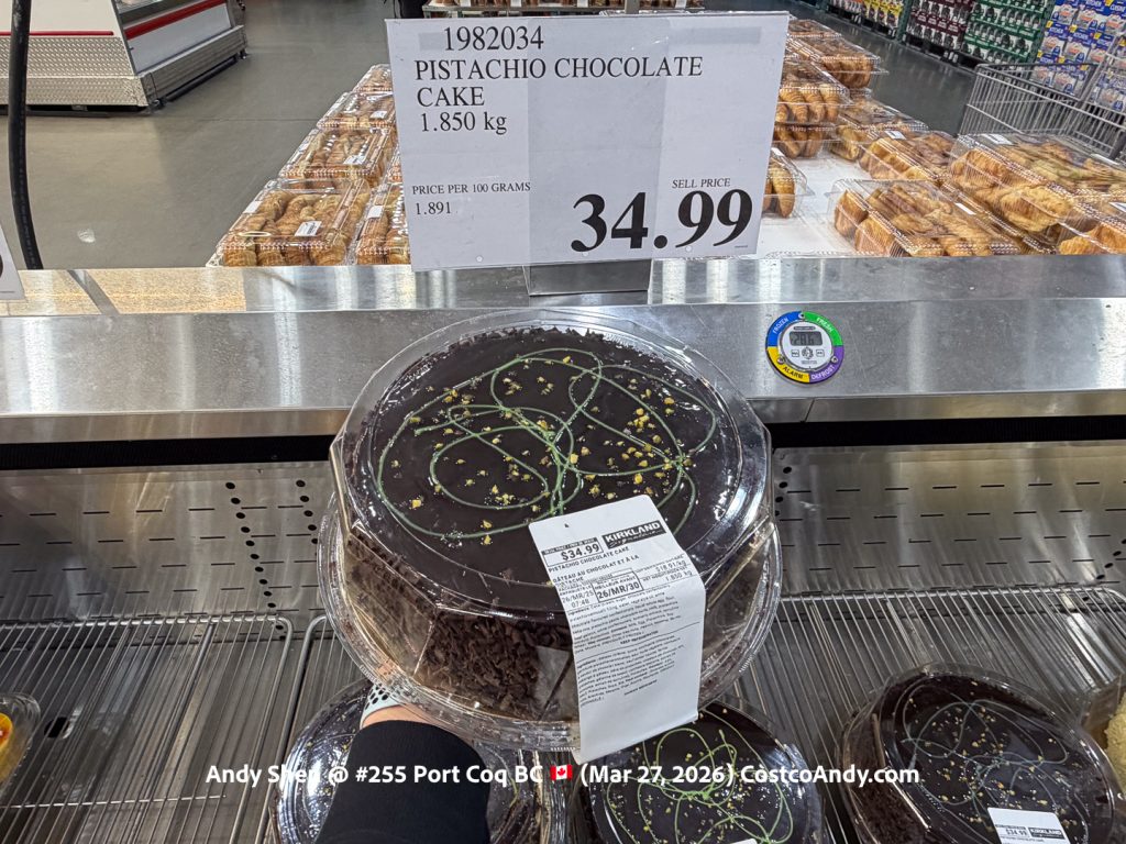 PISTACHIO CHOCOLATE CAKE