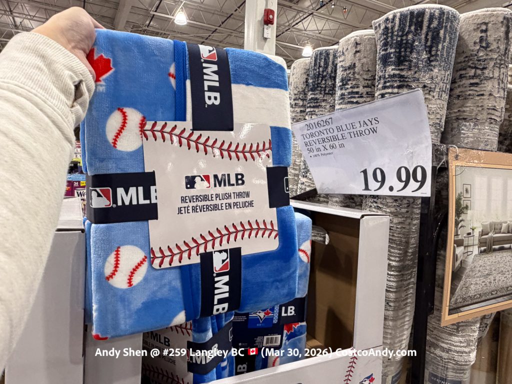 TORONTO BLUE JAYS REVERSIBLE THROW 50 IN X 60 IN