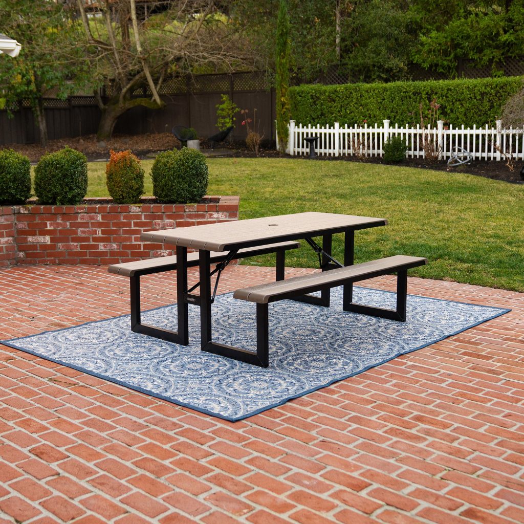 LIFETIME FOLDING PICNIC TABLE COMMERCIAL QUALITY