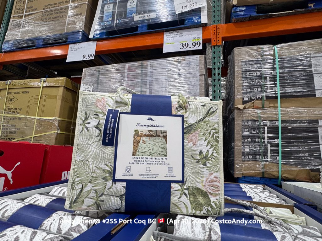 TOMMY BAHAMA OUTDOOR RUG IN A TOTE 5 FT X 7 FT