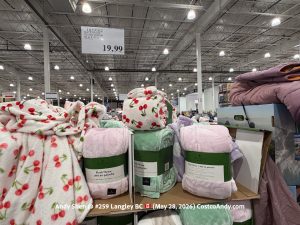 KATE SPADE PLUSH THROW